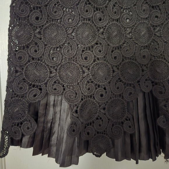Anthropologie Black Lace Skirt - Size 8 - Picture 3 of 5